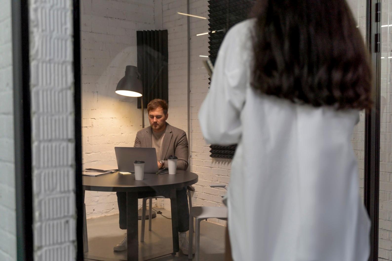 Teilnehmer während einer Erixorioniva Schulung